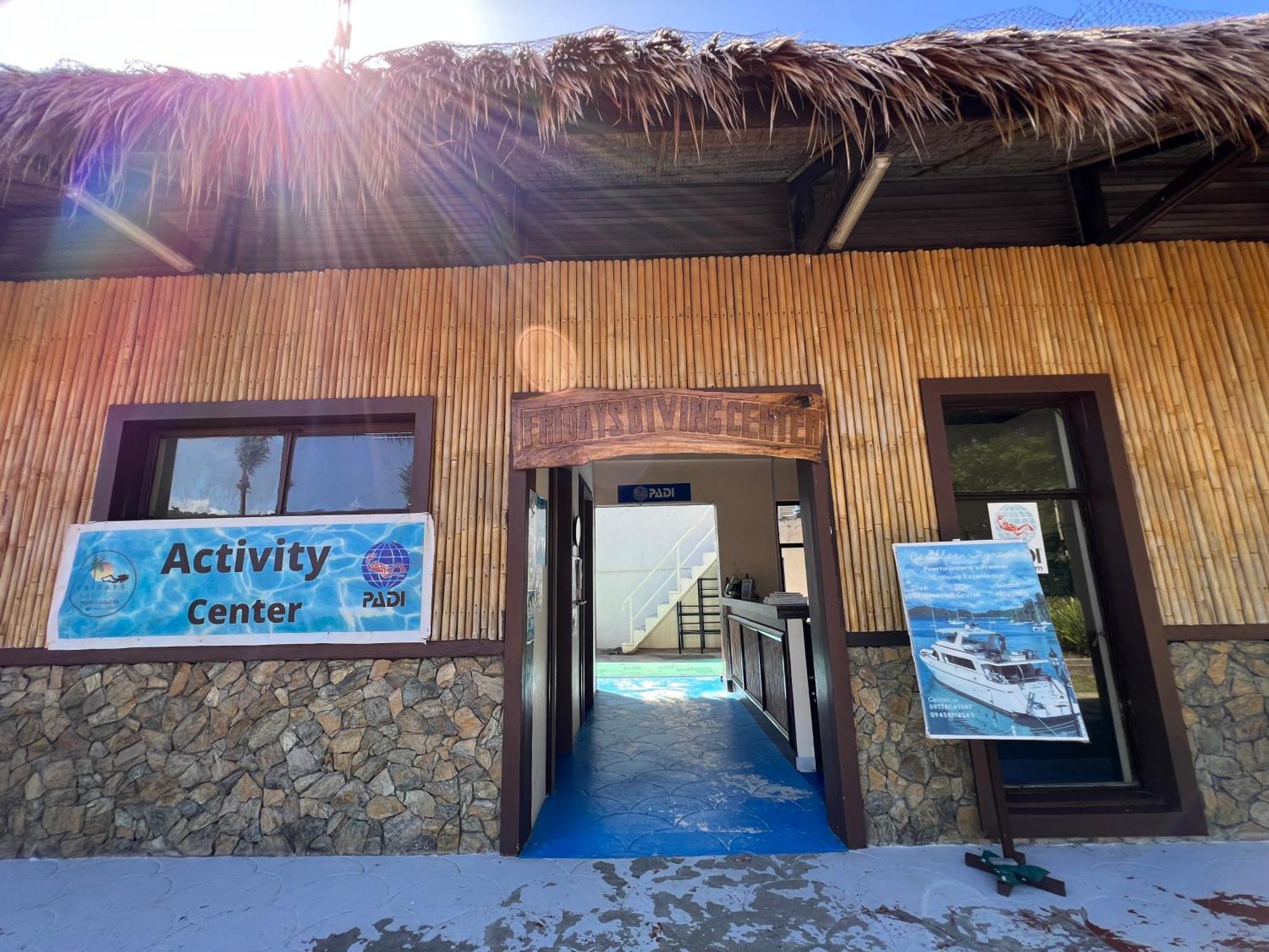 Fridays Puerto Galera Ξενοδοχείο Εξωτερικό φωτογραφία